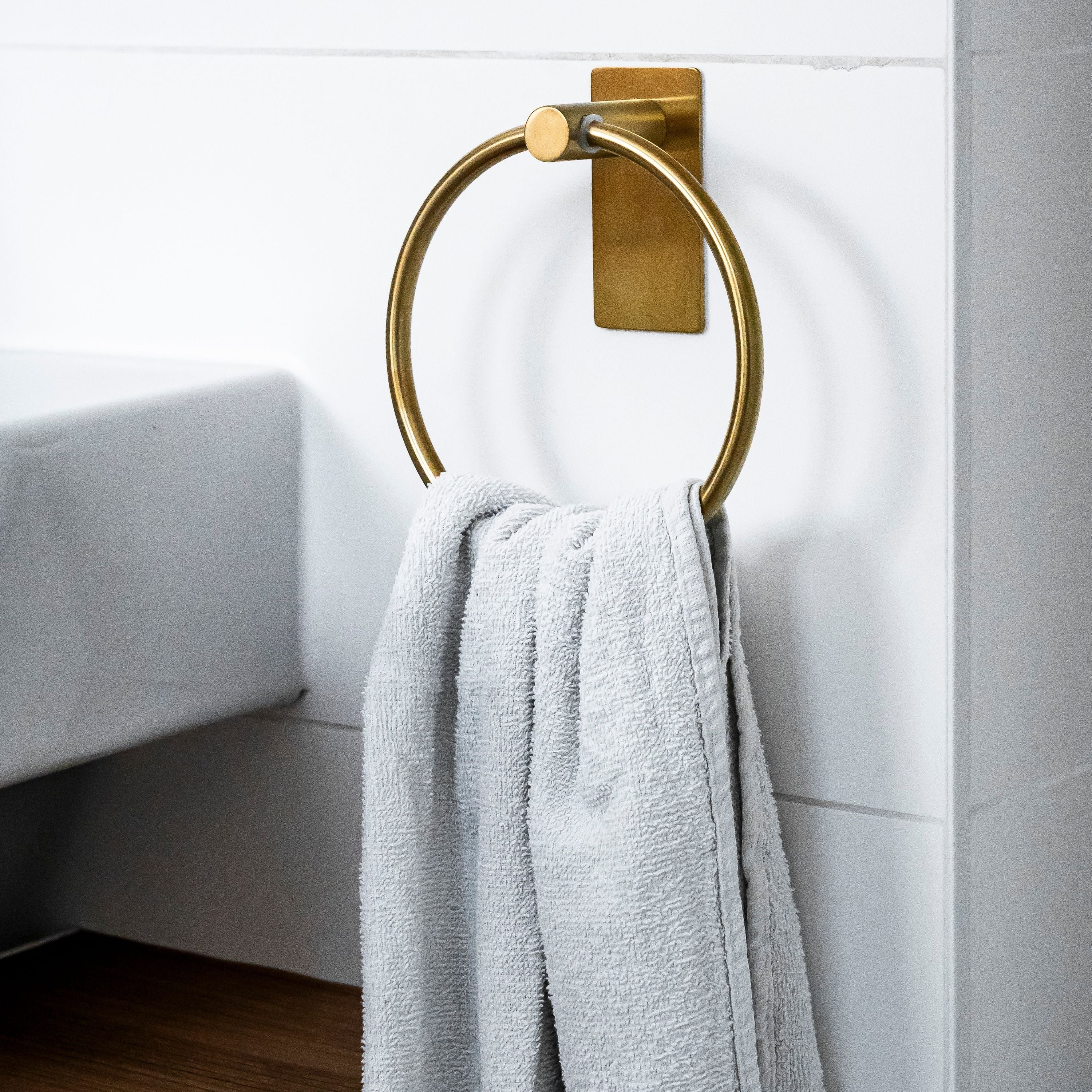 ELMOWO - Edelstahl Handtuchring ohne Bohren (gold)