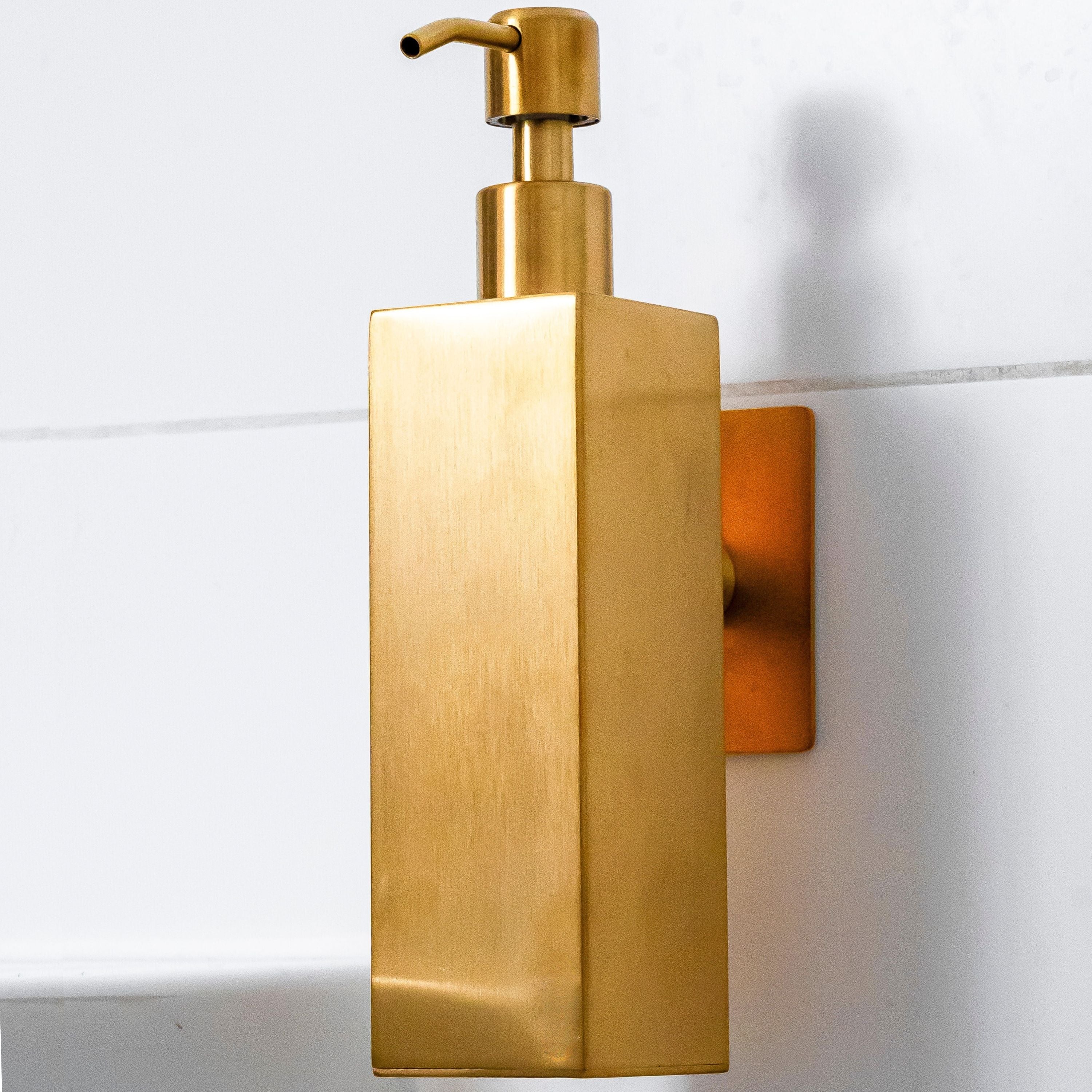 ELMOWO - Edelstahl Seifenspender ohne Bohren 220ml (gold) für Flüssigseife